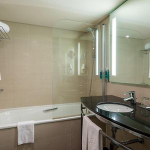 Pokój z dwoma pojedynczymi łóżkami